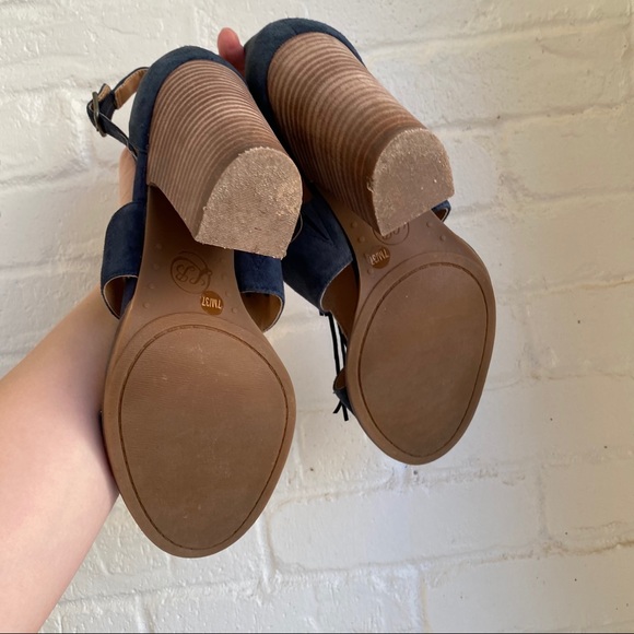 Lucky Brand Fringe Suede Block Heel Shoes 7 - Picture 11 of 16